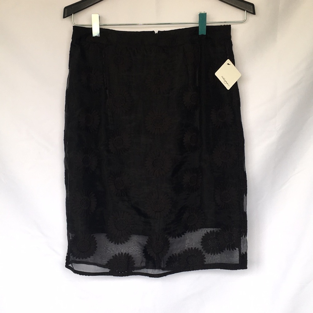 HALOGEN Black Embroidered Skirt